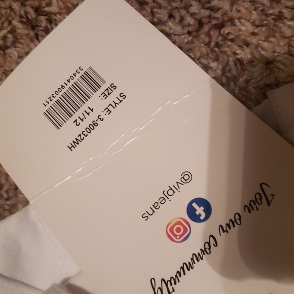 VIP Jeans Size 11/12 White Cropped - Picture 4 of 4